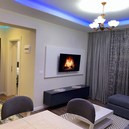Komatas Modern Apartments In Bllok Area ティラナ エクステリア 写真