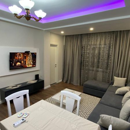 Komatas Modern Apartments In Bllok Area ティラナ エクステリア 写真