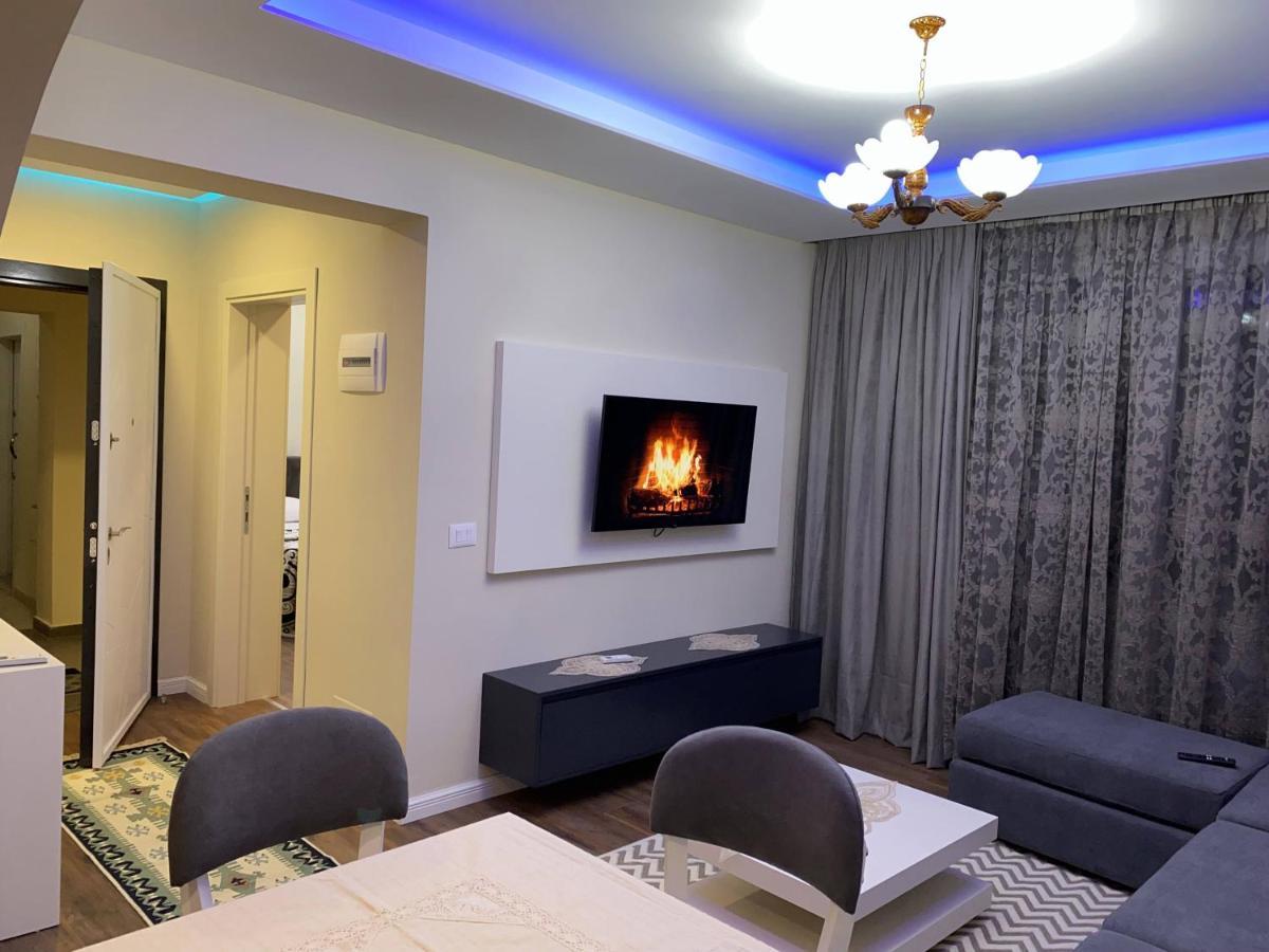 Komatas Modern Apartments In Bllok Area ティラナ エクステリア 写真