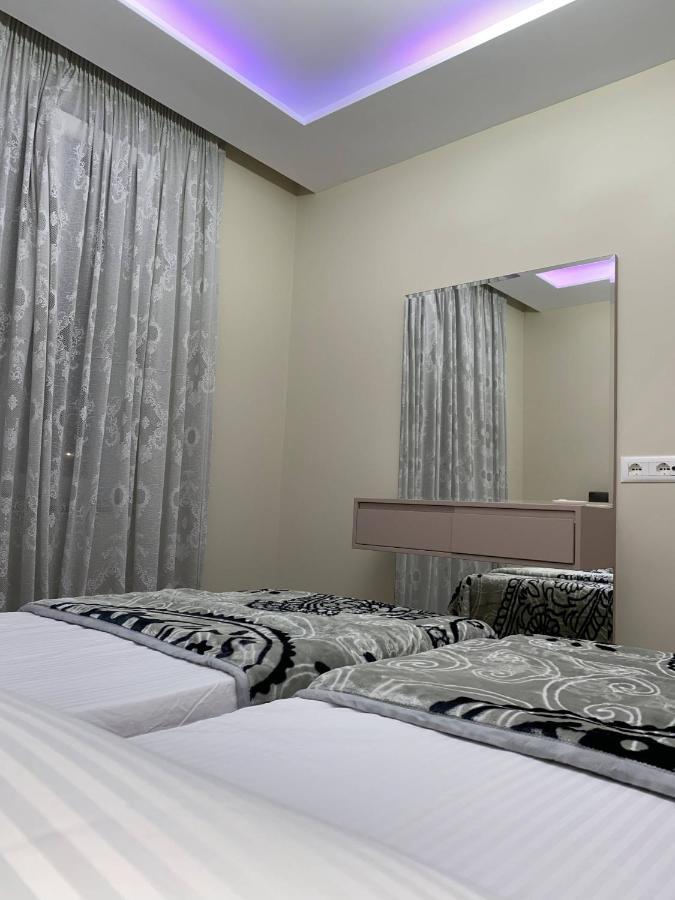 Komatas Modern Apartments In Bllok Area ティラナ エクステリア 写真
