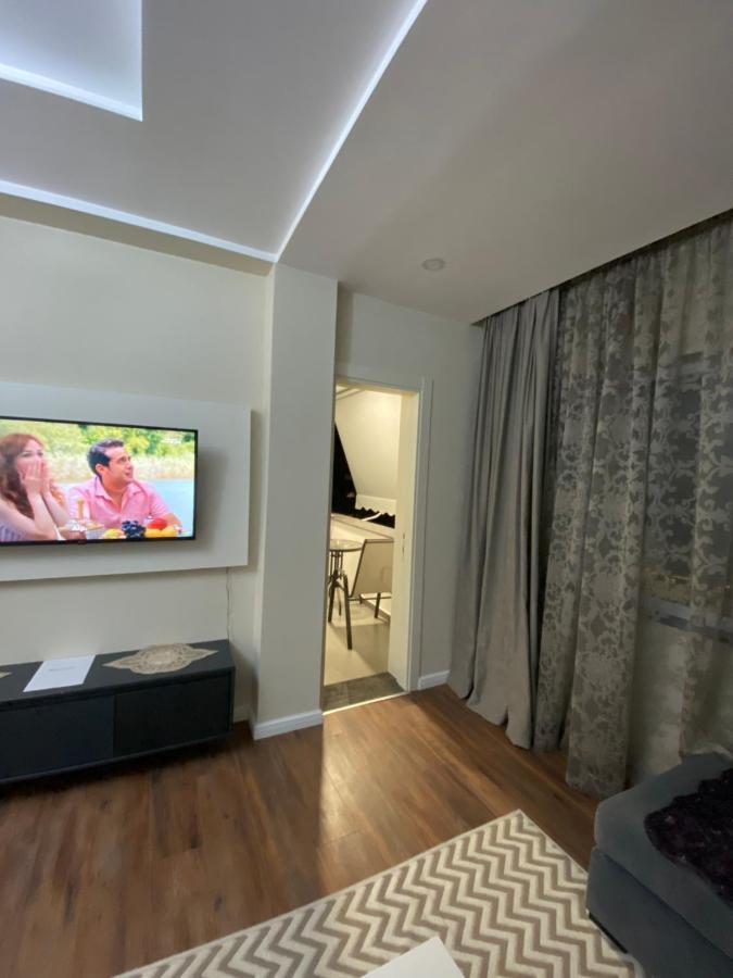 Komatas Modern Apartments In Bllok Area ティラナ エクステリア 写真
